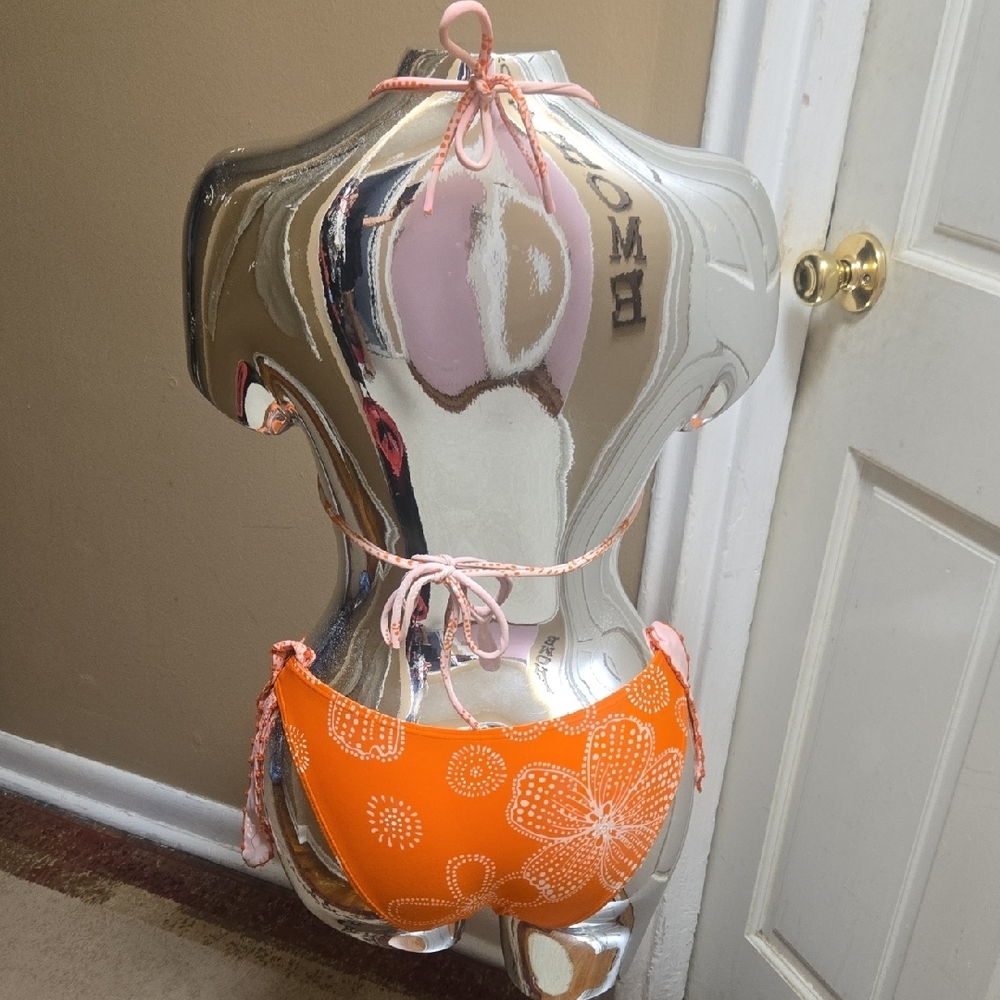 Vibrant Orange and Pink Bikini Set - Picture 6 of 16